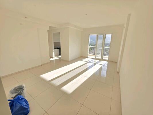 3 BHK Flat in Thane West