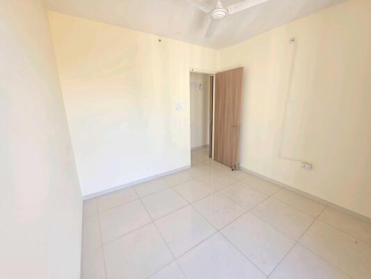 2 BHK Flat in Kasar Vadavali, Thane