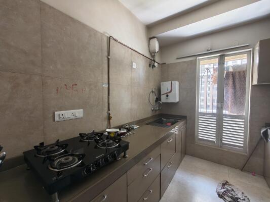2 BHK Flat in Balkum, Thane