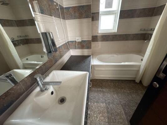 3 BHK Flat in Sector 48, Gurgaon