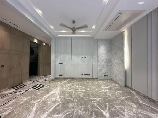 4 BHK Triplex Builder Floor in Greater Kailash, Delhi