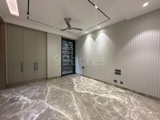 4 BHK Triplex Builder Floor in Greater Kailash, Delhi
