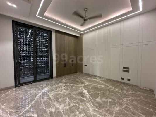 4 BHK Triplex Builder Floor in Greater Kailash, Delhi