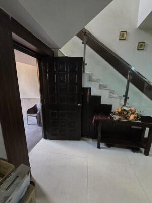 8 Bedroom House in Sector 26, Noida