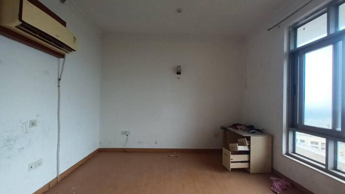 4 BHK Flat in Sector 128, Noida