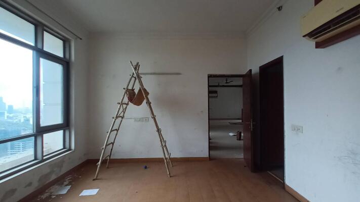 4 BHK Flat in Sector 128, Noida