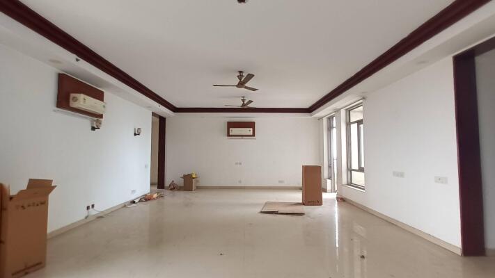 4 BHK Flat in Sector 128, Noida