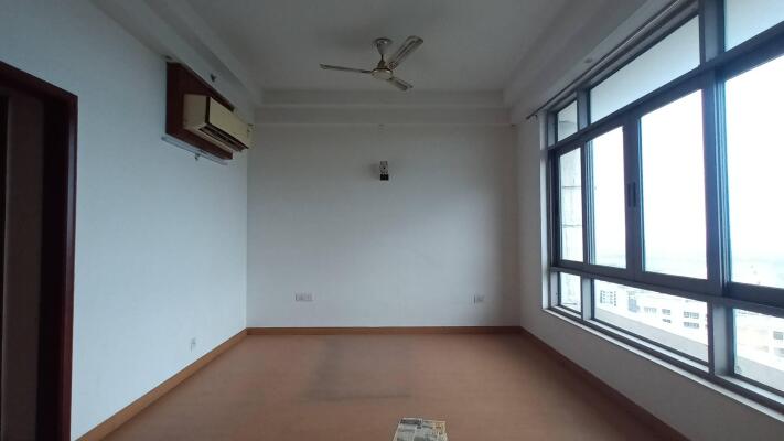 4 BHK Flat in Sector 128, Noida