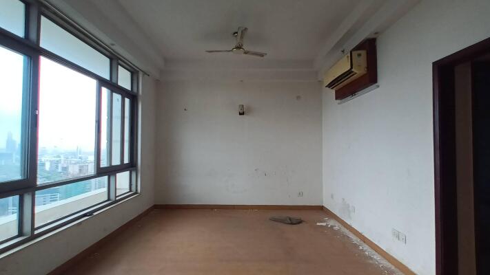 4 BHK Flat in Sector 128, Noida