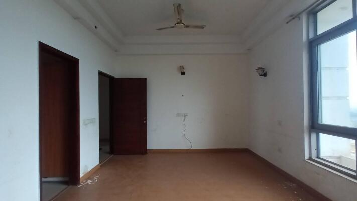 4 BHK Flat in Sector 128, Noida