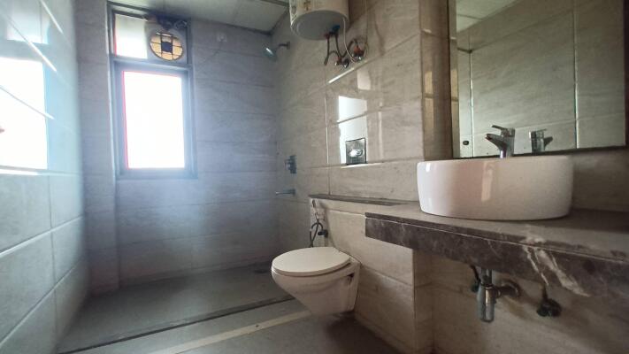 4 BHK Flat in Sector 128, Noida