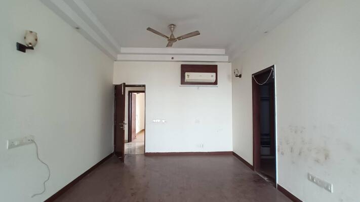 4 BHK Flat in Sector 128, Noida