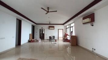 4 BHK Flat in Sector 128, Noida
