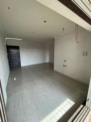 2 BHK Flat in Jogeshwari West, Mumbai