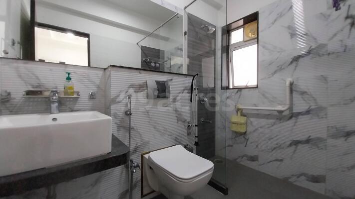 3 BHK Flat in Lokhandwala Kandivali East, Mumbai