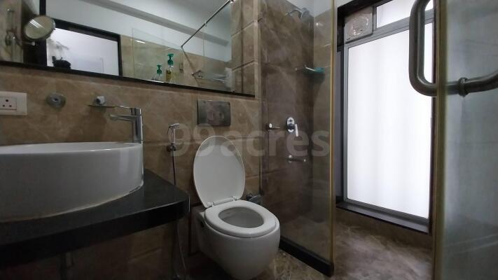 3 BHK Flat in Lokhandwala Kandivali East, Mumbai