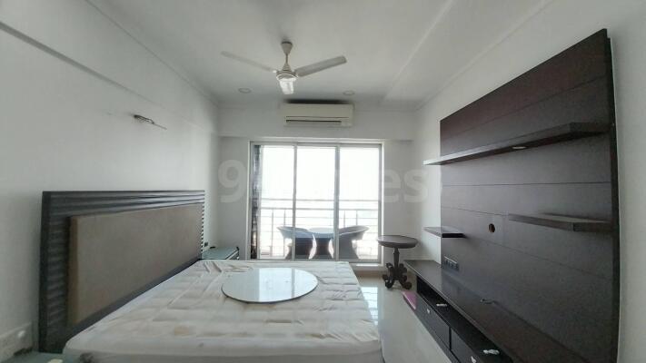 3 BHK Flat in Lokhandwala Kandivali East, Mumbai