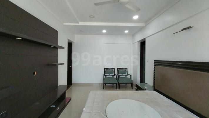 3 BHK Flat in Lokhandwala Kandivali East, Mumbai