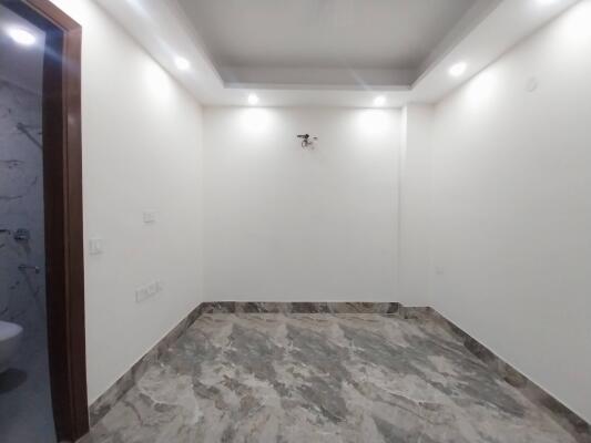 3 BHK Flat in Freedom Fighter Enclave, Delhi