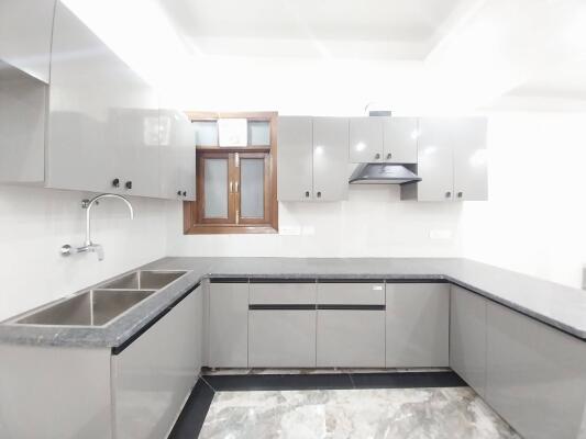 3 BHK Flat in Freedom Fighter Enclave, Delhi