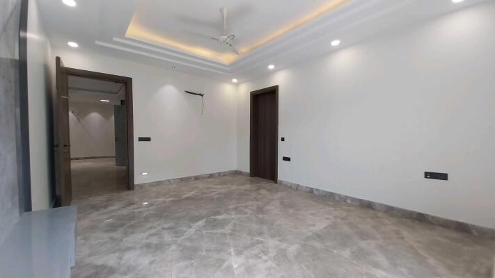 4 BHK Independent Builder Floor in Punjabi Bagh West, Delhi