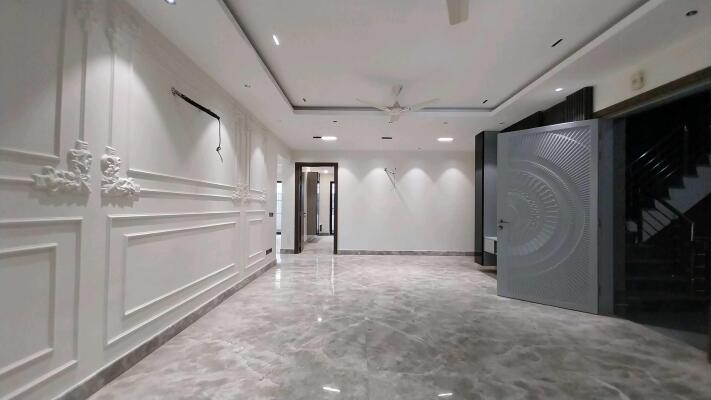 4 BHK Independent Builder Floor in Punjabi Bagh West, Delhi