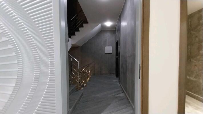 4 BHK Independent Builder Floor in Punjabi Bagh West, Delhi