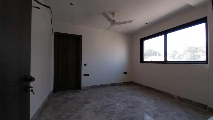 4 BHK Independent Builder Floor in Punjabi Bagh West, Delhi