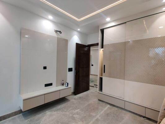 5 BHK Builder Floor in Sector 11 Rohini, Delhi