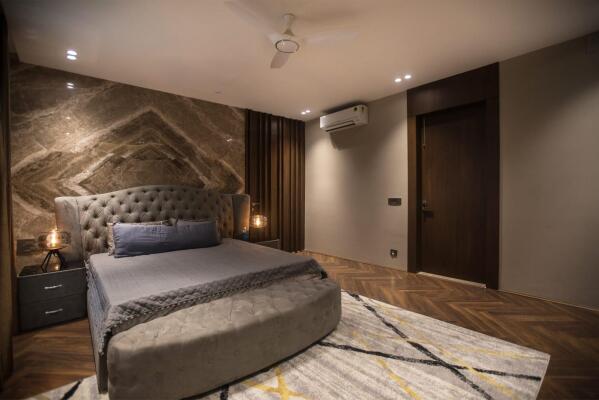5 Bedroom House in Sector 33, Gurgaon