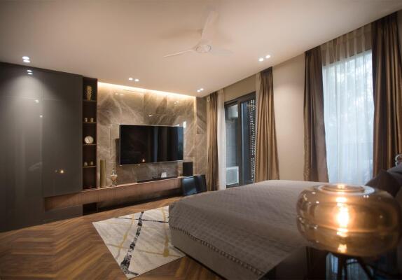 5 Bedroom House in Sector 33, Gurgaon