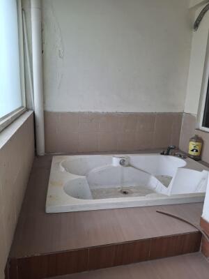 4 BHK Flat in Sector 45, Noida
