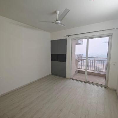 2 BHK Flat in Sector 68, Gurgaon