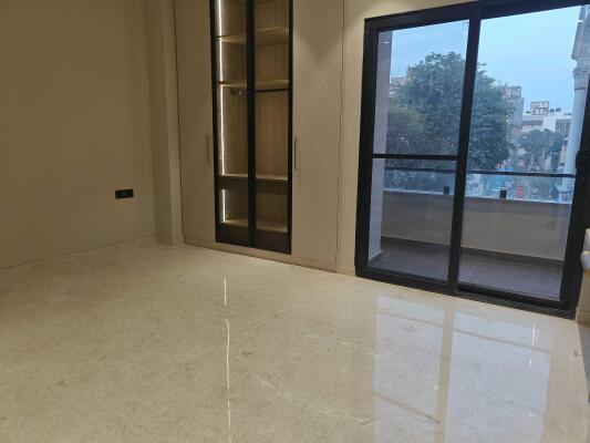3 BHK Builder Floor in Surajmal Vihar, Delhi