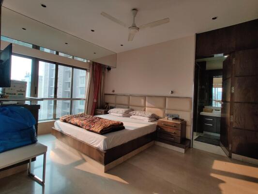 2 BHK Flat in Khar West, Mumbai