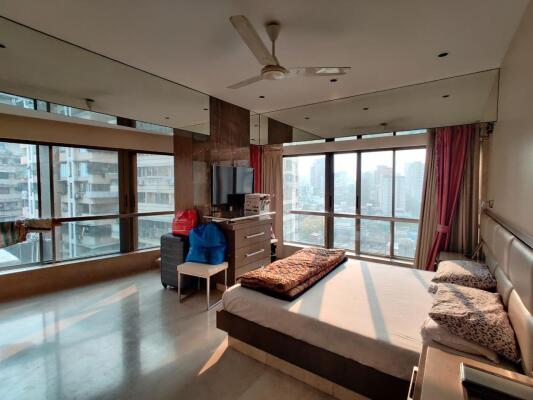 2 BHK Flat in Khar West, Mumbai