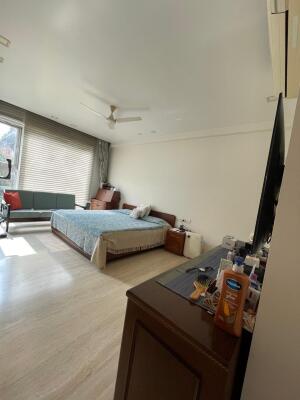 3 BHK Builder Floor in Safdarjung, Delhi