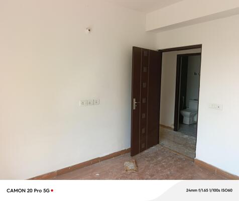 2 BHK Flat in Sector 70, Faridabad