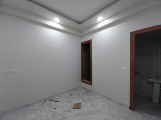 2 BHK Triplex Builder Floor in Sector 73, Noida