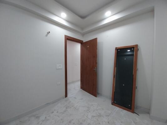 2 BHK Triplex Builder Floor in Sector 73, Noida