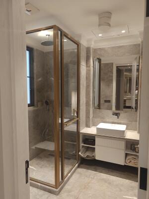3 BHK Independent Builder Floor in Block C Defence Colony, Delhi