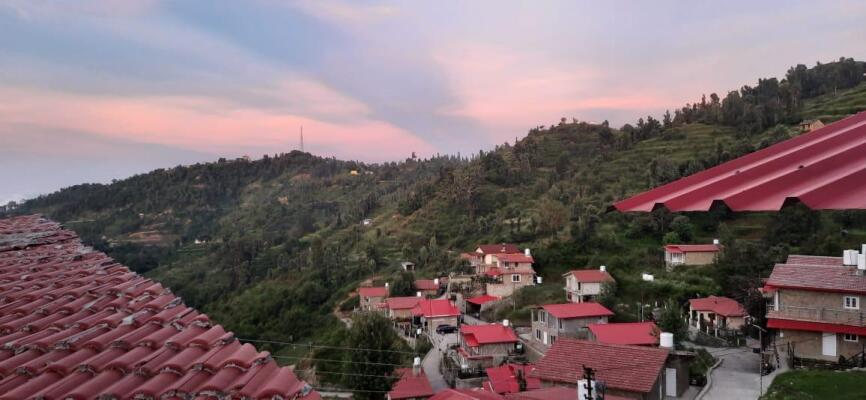 2 Bedroom House in Mukteshwar, Nainital