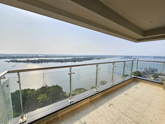 4 BHK Flat in Marine Drive, Kochi
