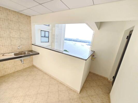 4 BHK Flat in Marine Drive, Kochi