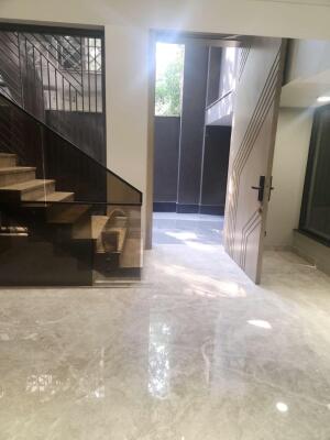 5 BHK Independent Builder Floor in Panchsheel Park, Delhi