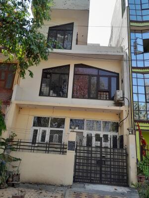 2 Bedroom House in Alpha 1, Greater Noida