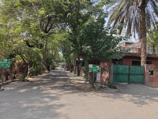 Residential land / Plot in Sector 51, Noida