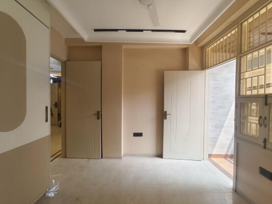 3 BHK Builder Floor in Block H Kali Nagar, Delhi