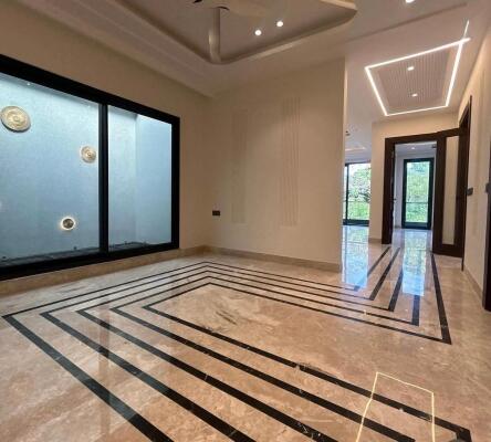 4 BHK Builder Floor in Geetanjali Enclave, Delhi