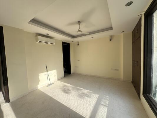 3 BHK Builder Floor in Defence Colony, South Delhi